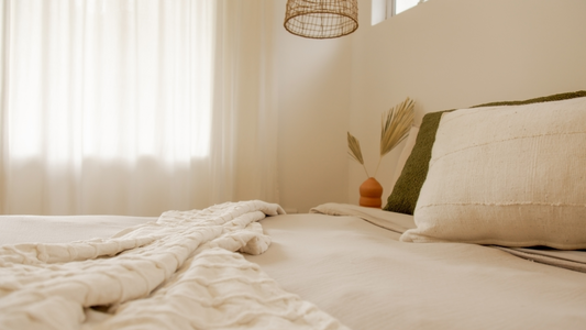 Fitted or Flat Sheets: Why Do You Need Both?